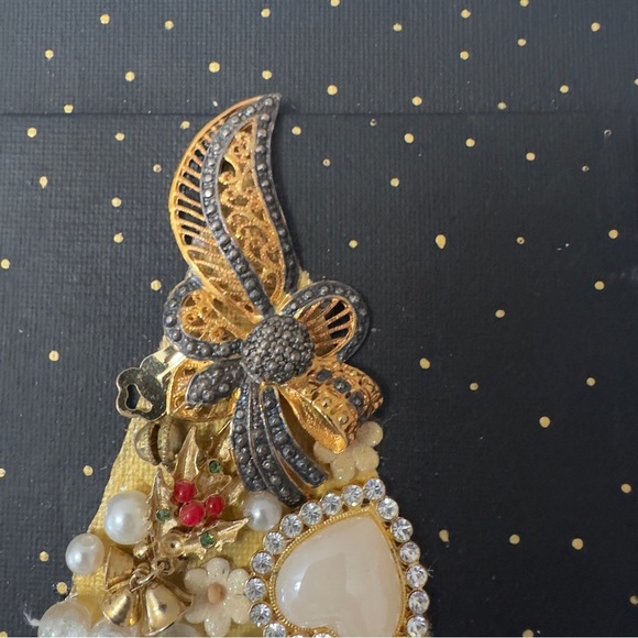 Handmade Vintage Jewelry
Christmas Tree framed - Picture 3 of 5